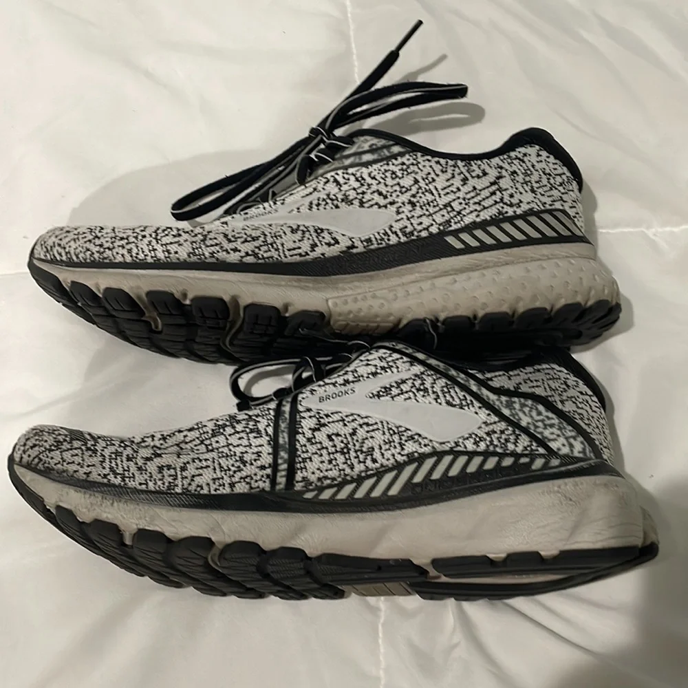 Brooks Adrenaline Sneakers - Picture 3 of 7